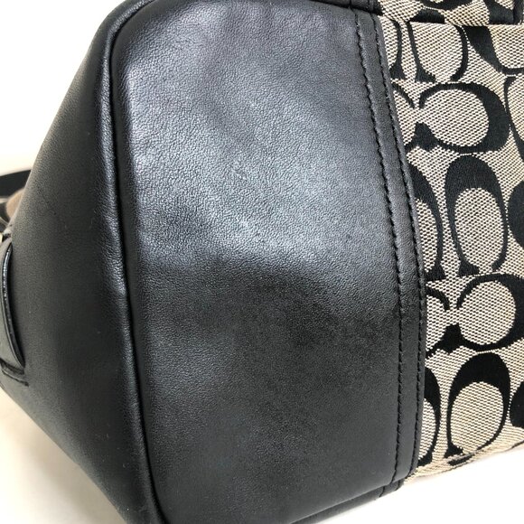 Coach Hadley Signature Duffle, Model F28981, AUTHENTICATED - Picture 15 of 16